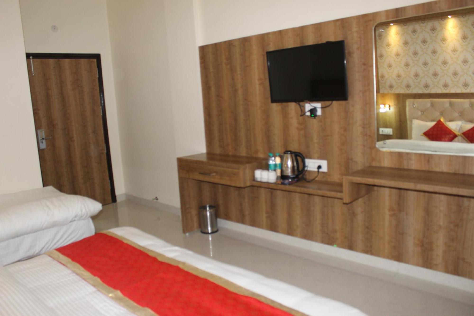 Hotel Jd Grand Amritsar Exterior photo